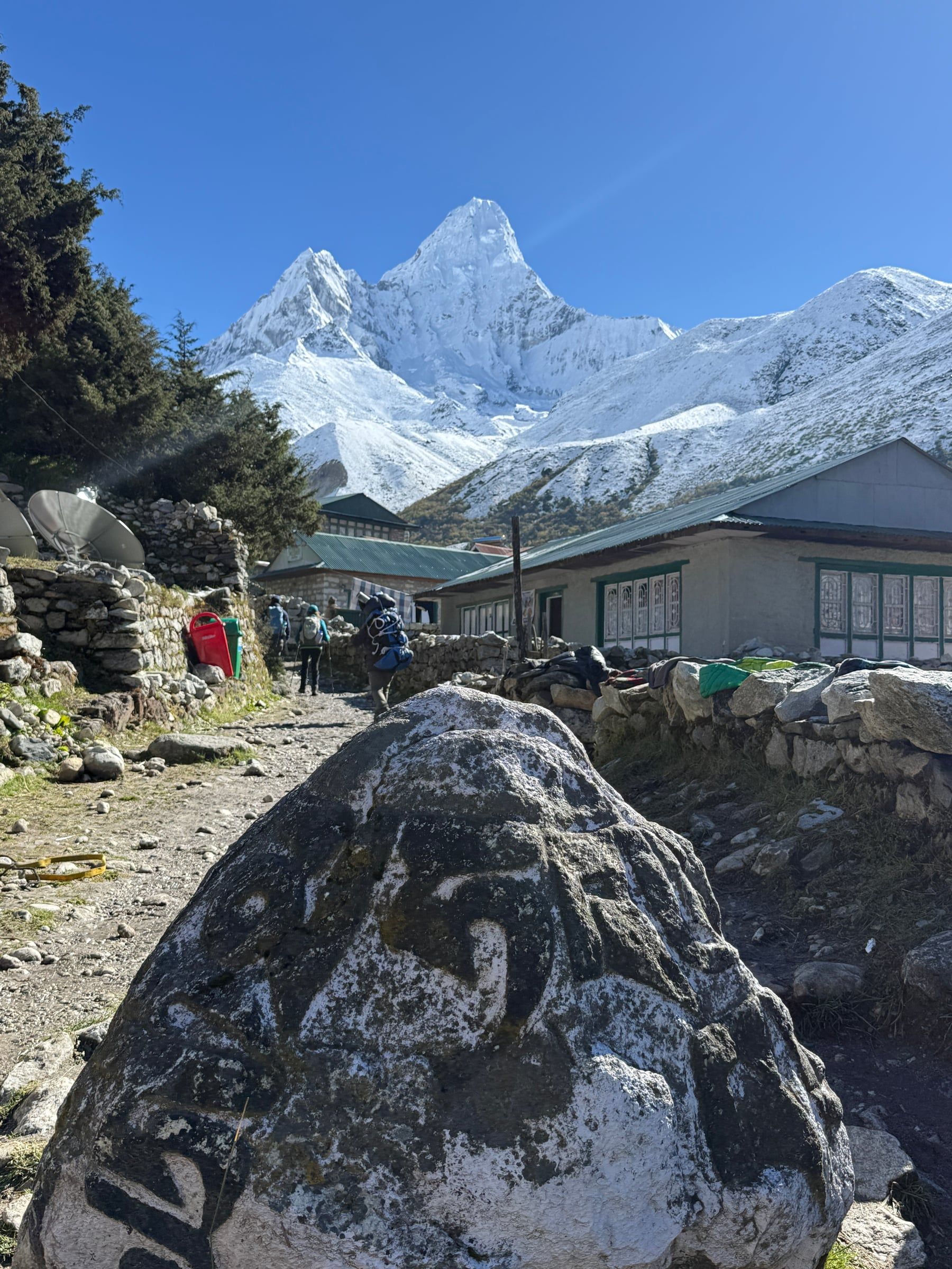 The trail above Namche Bazaar